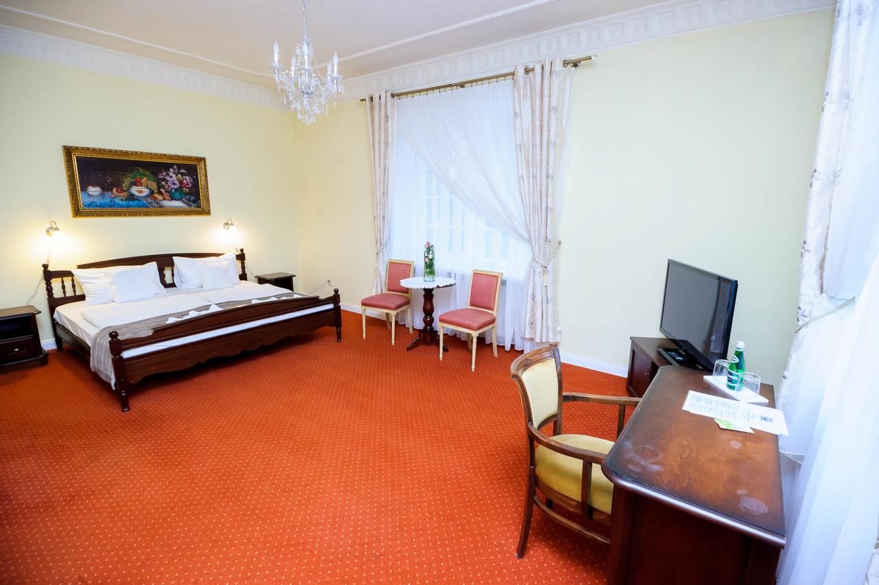 Отель Hotel Dwór Sójki Sójki-13